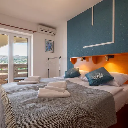 Vujeva Apartman Pag Town